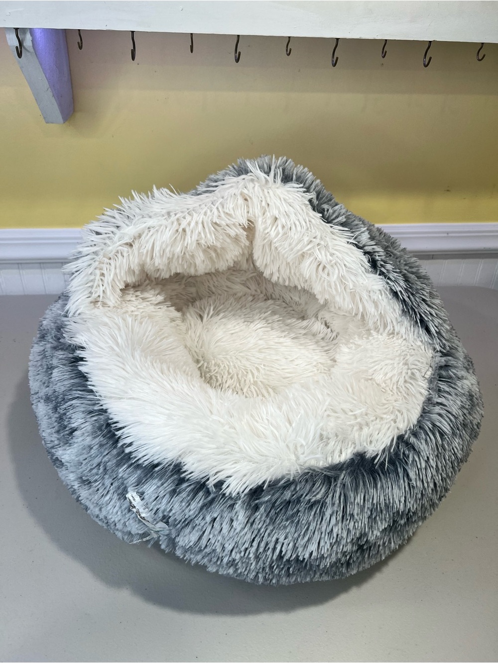 Plush Faux Fur Donut Pet Bed in Gray and Cream
